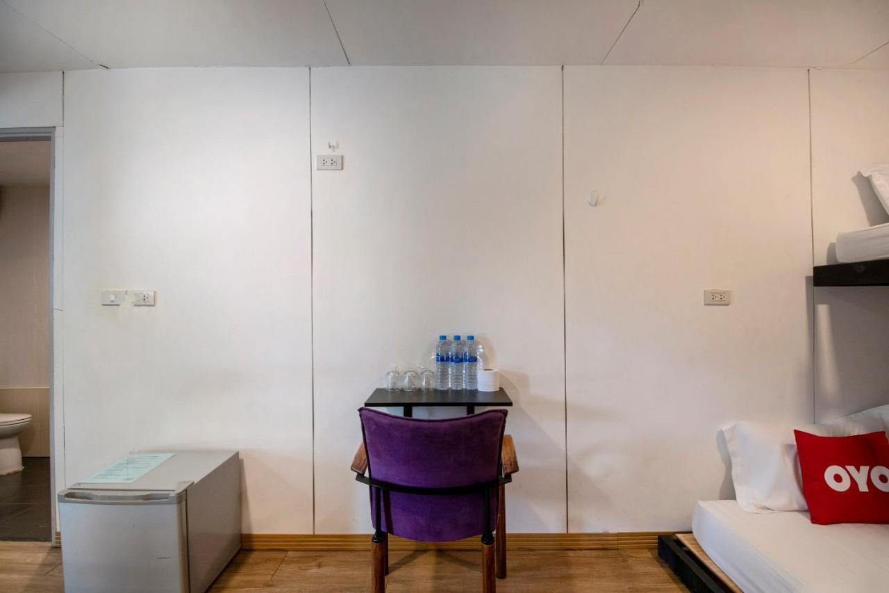 Oyo 673 Nice Sleep Box Hotel Chiang Mai Buitenkant foto