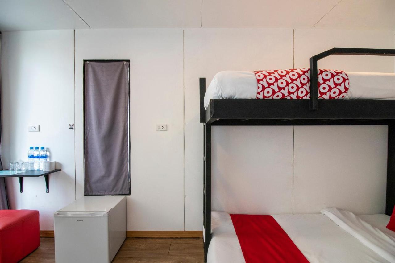 Oyo 673 Nice Sleep Box Hotel Chiang Mai Buitenkant foto
