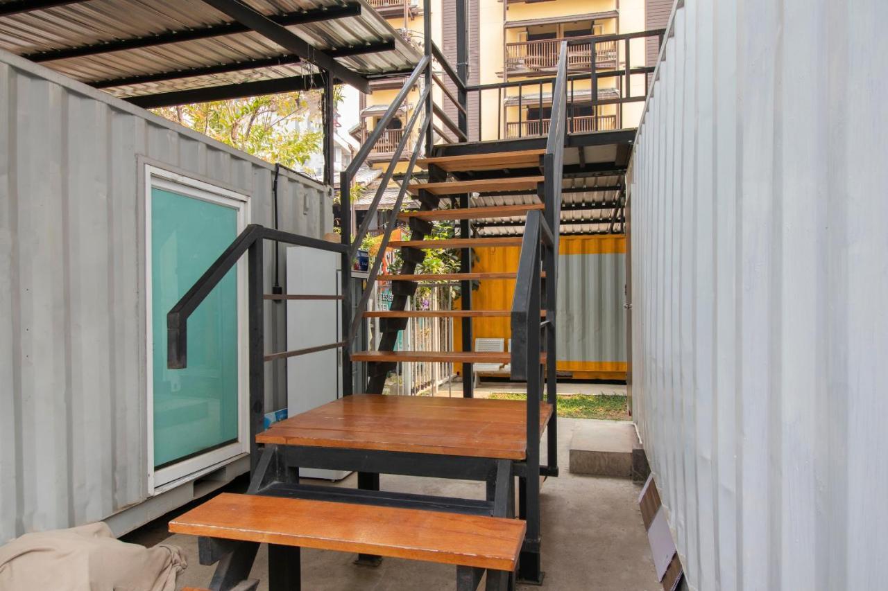 Oyo 673 Nice Sleep Box Hotel Chiang Mai Buitenkant foto