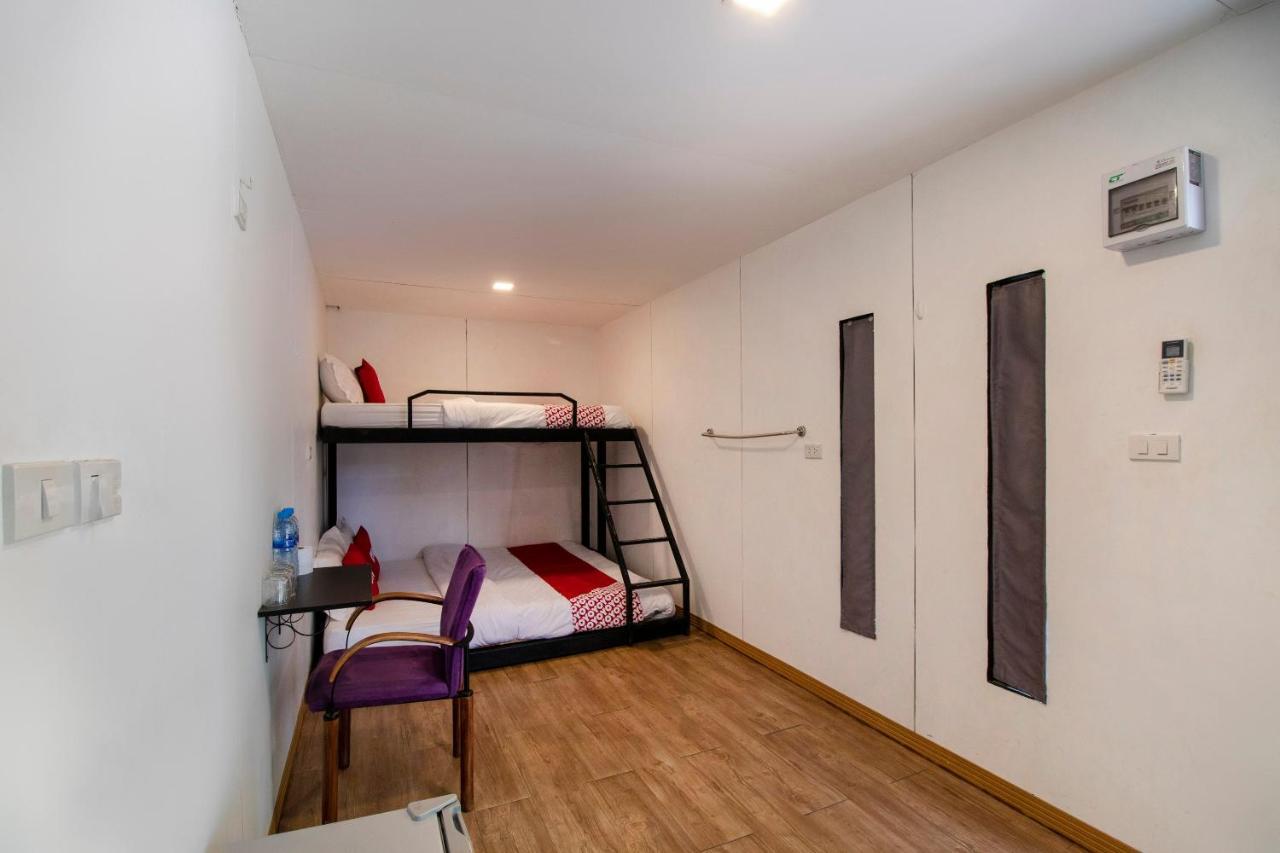 Oyo 673 Nice Sleep Box Hotel Chiang Mai Buitenkant foto