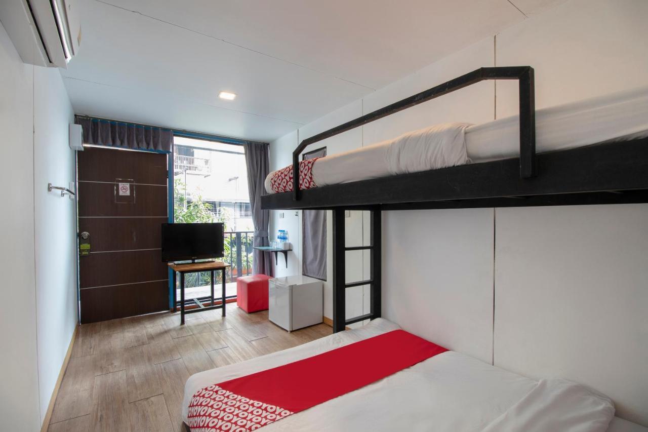 Oyo 673 Nice Sleep Box Hotel Chiang Mai Buitenkant foto