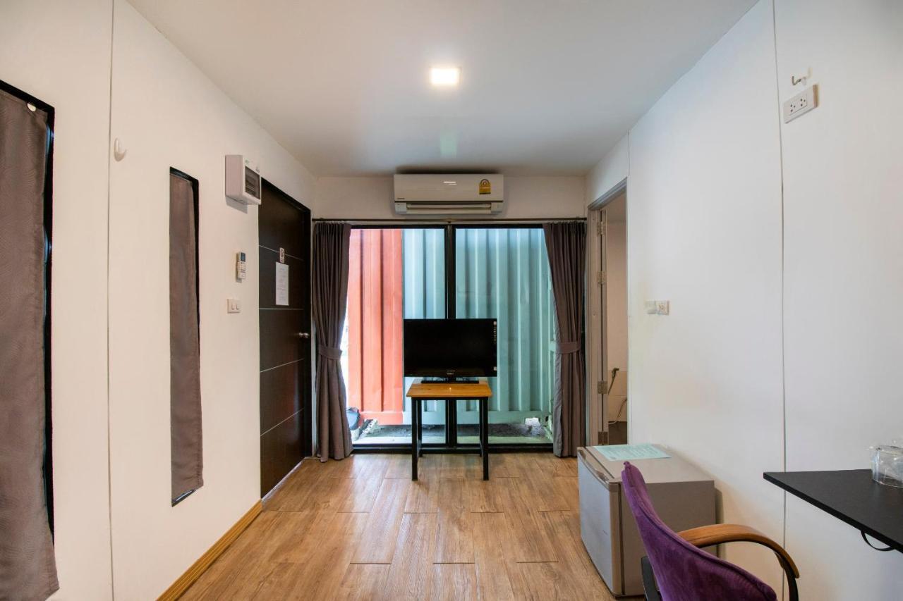 Oyo 673 Nice Sleep Box Hotel Chiang Mai Buitenkant foto