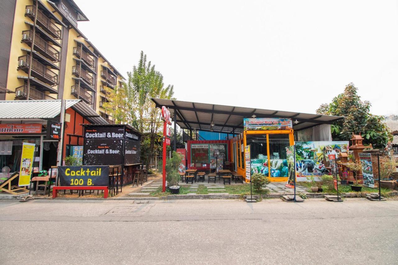 Oyo 673 Nice Sleep Box Hotel Chiang Mai Buitenkant foto