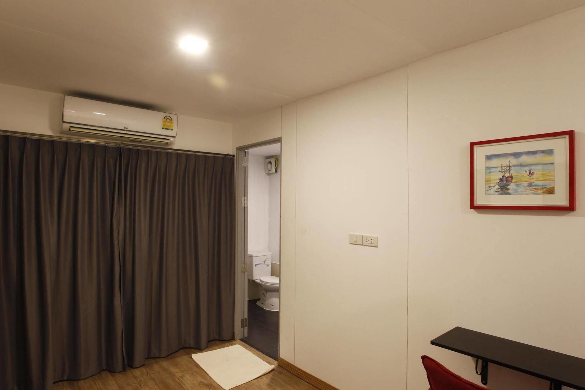 Oyo 673 Nice Sleep Box Hotel Chiang Mai Buitenkant foto