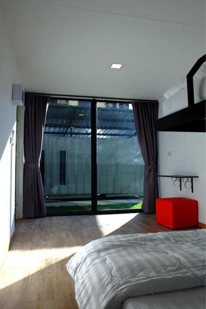 Oyo 673 Nice Sleep Box Hotel Chiang Mai Buitenkant foto