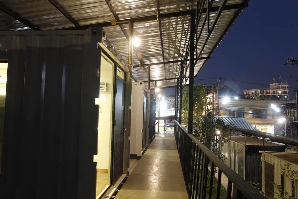 Oyo 673 Nice Sleep Box Hotel Chiang Mai Buitenkant foto