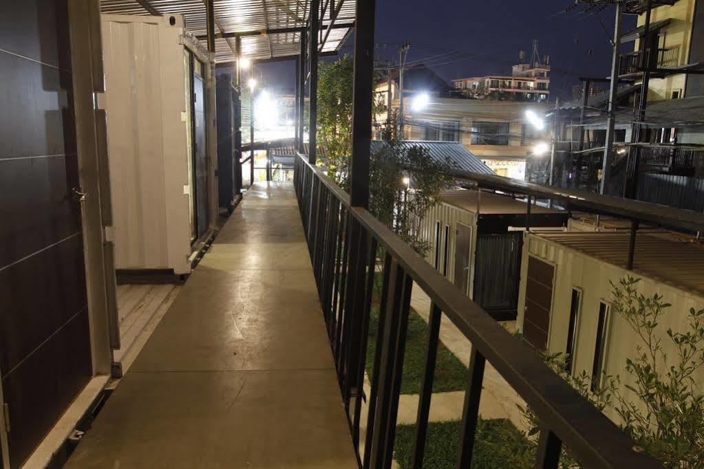 Oyo 673 Nice Sleep Box Hotel Chiang Mai Buitenkant foto