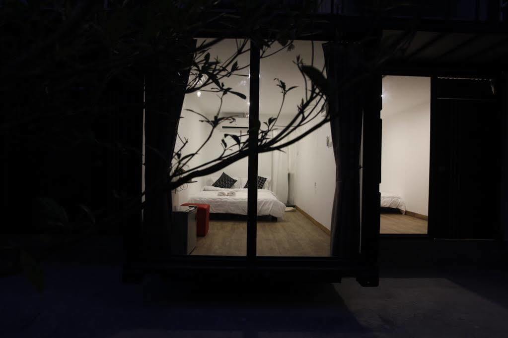 Oyo 673 Nice Sleep Box Hotel Chiang Mai Buitenkant foto