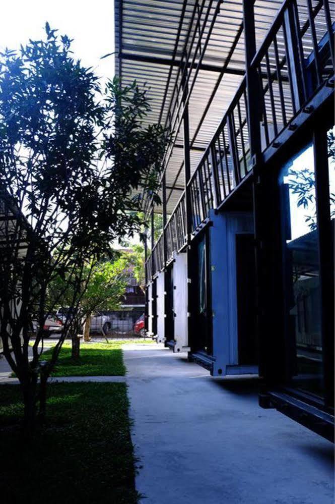 Oyo 673 Nice Sleep Box Hotel Chiang Mai Buitenkant foto