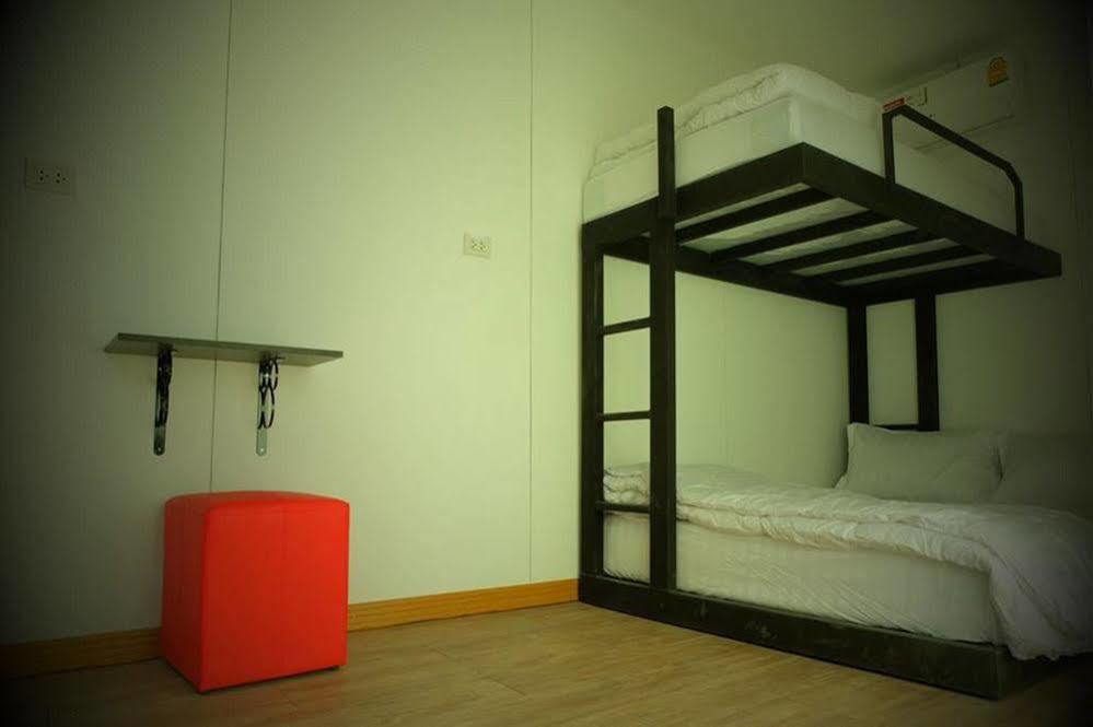 Oyo 673 Nice Sleep Box Hotel Chiang Mai Buitenkant foto
