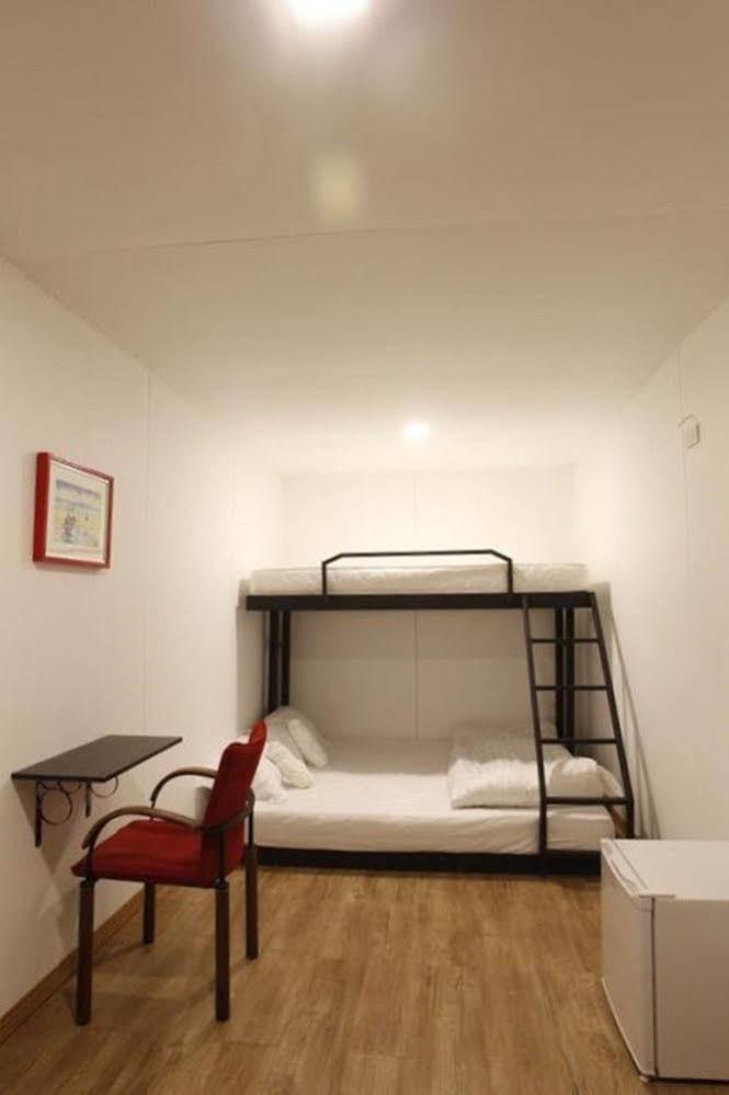 Oyo 673 Nice Sleep Box Hotel Chiang Mai Buitenkant foto