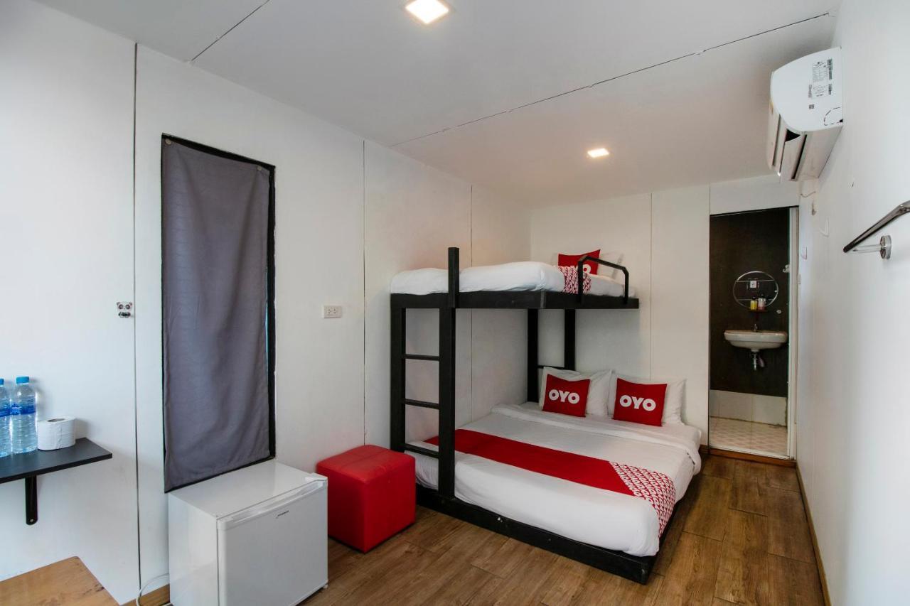 Oyo 673 Nice Sleep Box Hotel Chiang Mai Buitenkant foto