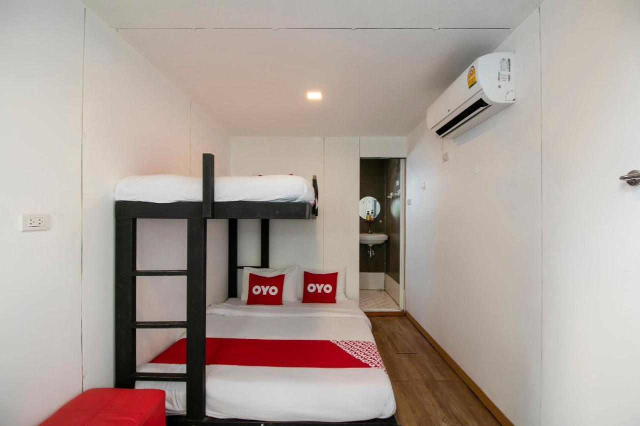 Oyo 673 Nice Sleep Box Hotel Chiang Mai Buitenkant foto