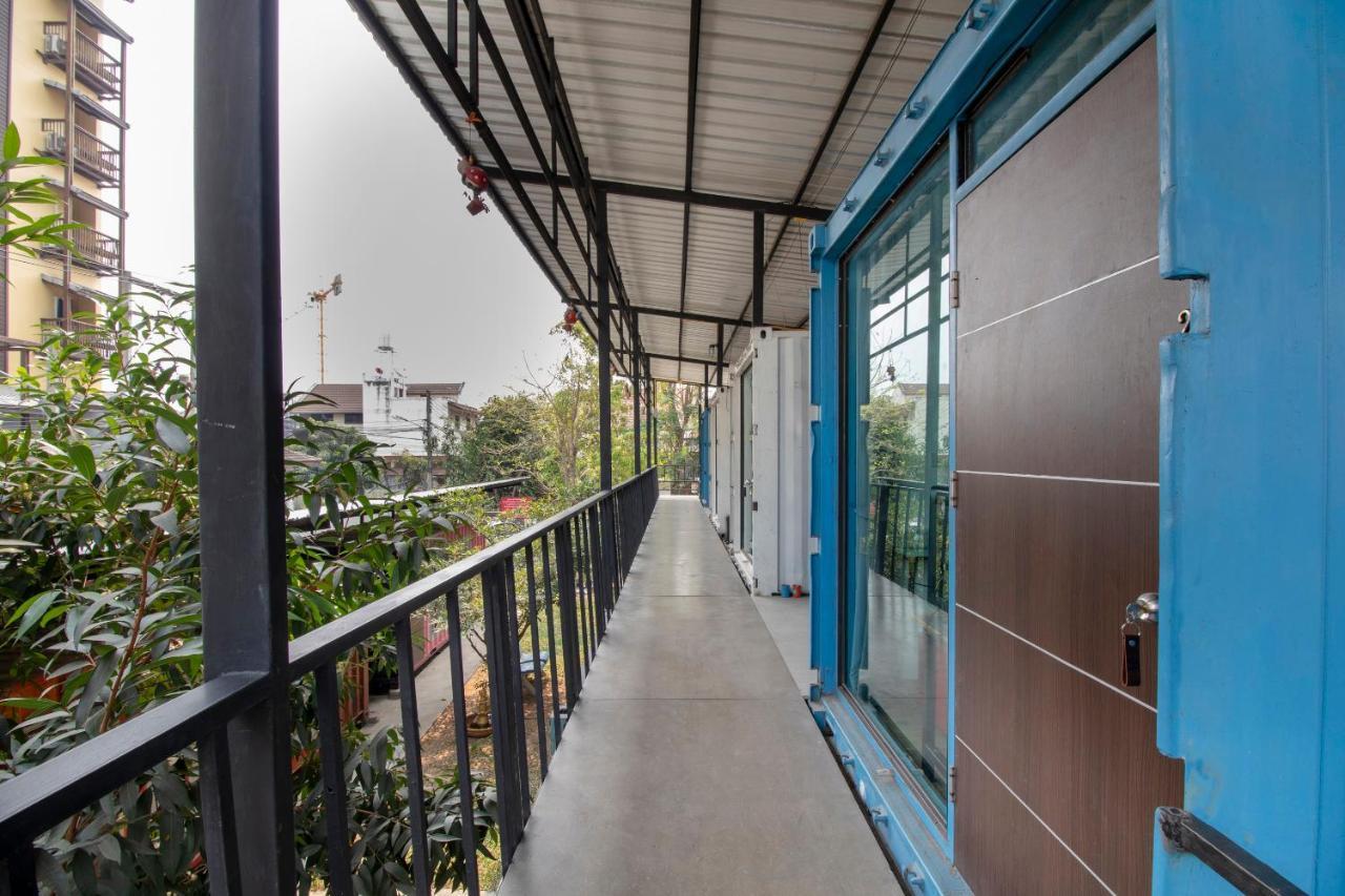 Oyo 673 Nice Sleep Box Hotel Chiang Mai Buitenkant foto